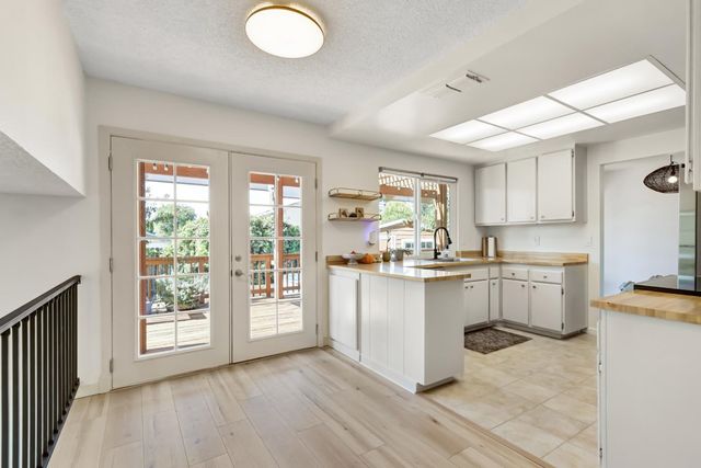 8191 Canyon Oak Dr, Citrus Heights, CA 95610