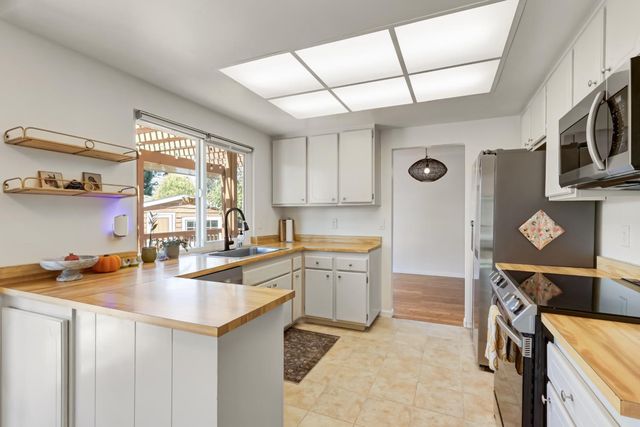 8191 Canyon Oak Dr, Citrus Heights, CA 95610
