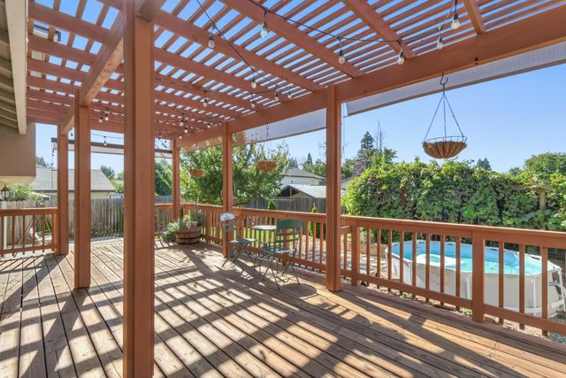 8191 Canyon Oak Dr, Citrus Heights, CA 95610
