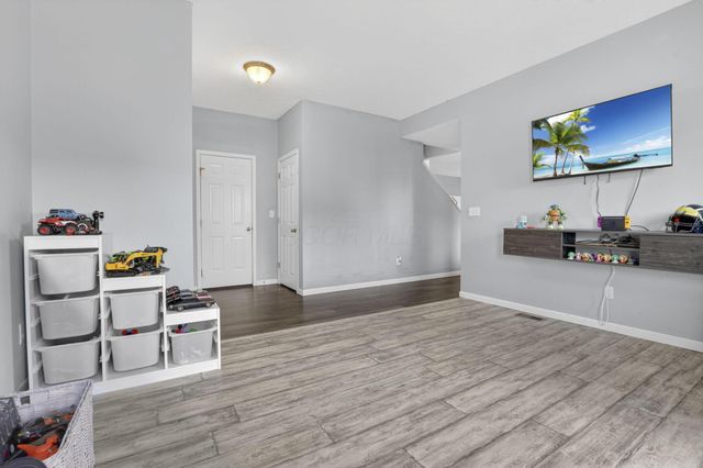 60 Henderson Lane, South Bloomfield, OH 43103