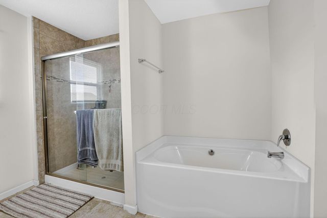 60 Henderson Lane, South Bloomfield, OH 43103