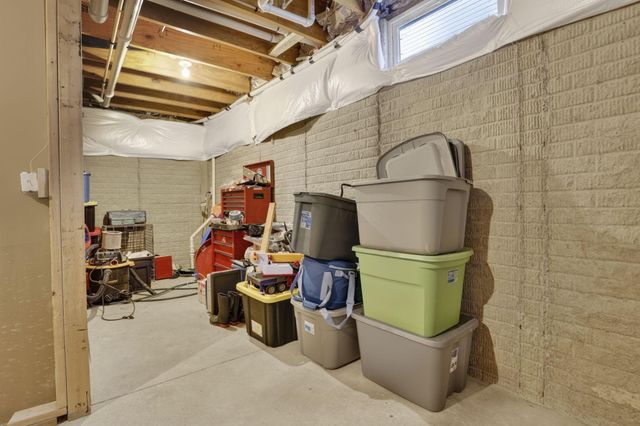 60 Henderson Lane, South Bloomfield, OH 43103