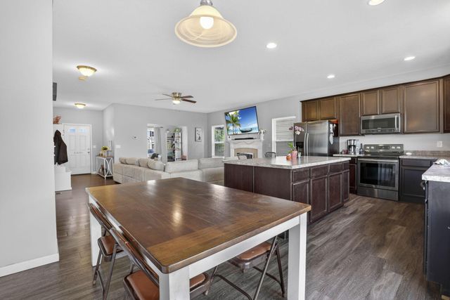60 Henderson Lane, South Bloomfield, OH 43103