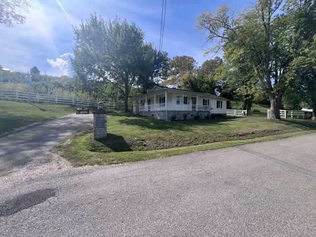 135 Township Road 85 E, Chesapeake, OH 45619