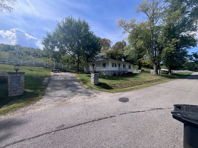 135 Township Road 85 E, Chesapeake, OH 45619