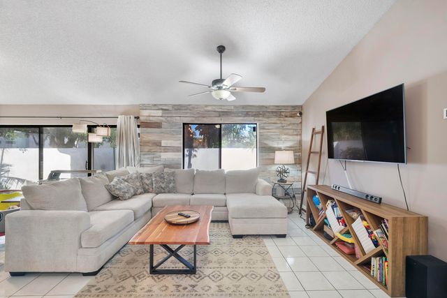 7259 Papaya Way, Tamarac, FL 33321