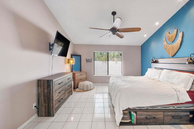 7259 Papaya Way, Tamarac, FL 33321