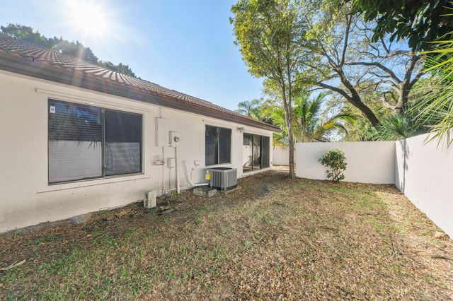 7259 Papaya Way, Tamarac, FL 33321