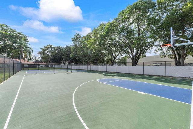 7259 Papaya Way, Tamarac, FL 33321