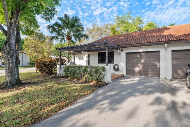 7259 Papaya Way, Tamarac, FL 33321