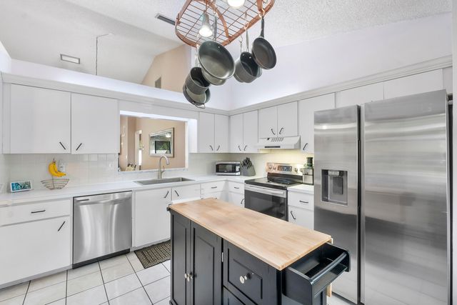 7259 Papaya Way, Tamarac, FL 33321