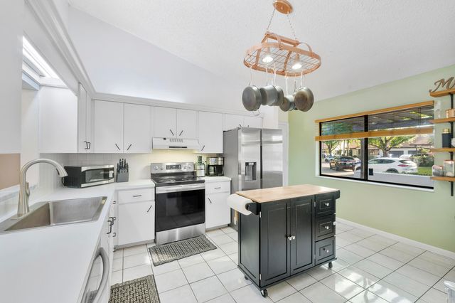 7259 Papaya Way, Tamarac, FL 33321