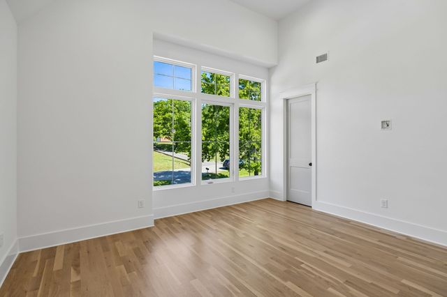 832B Neartop Dr, Nashville, TN 37205