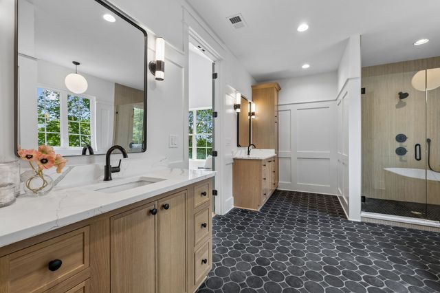 832B Neartop Dr, Nashville, TN 37205