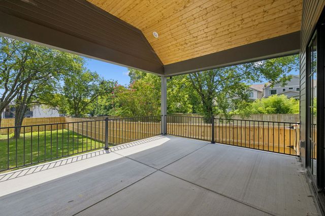 832B Neartop Dr, Nashville, TN 37205