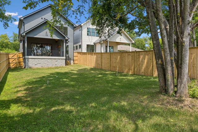 832B Neartop Dr, Nashville, TN 37205