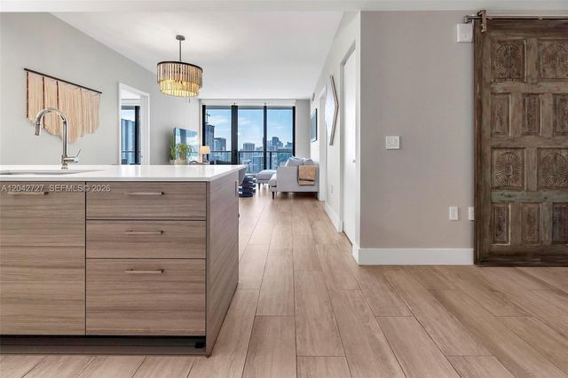 121 NE 34th Street 2502, Miami, FL 33137