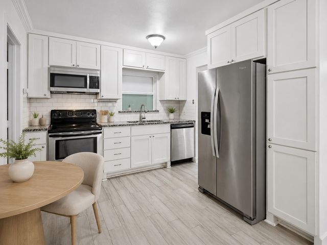 5409 Queens Court, Lake Dallas, TX 75065