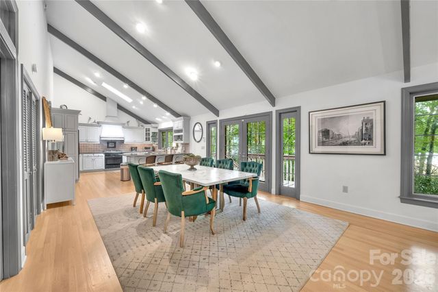 562 West Club Boulevard, Lake Toxaway, NC 28747