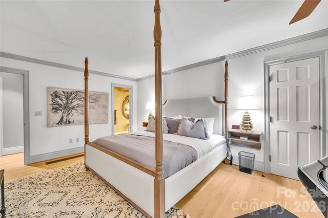 562 West Club Boulevard, Lake Toxaway, NC 28747