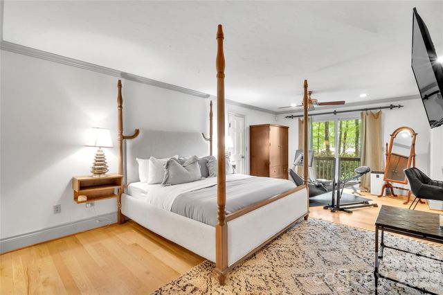 562 West Club Boulevard, Lake Toxaway, NC 28747