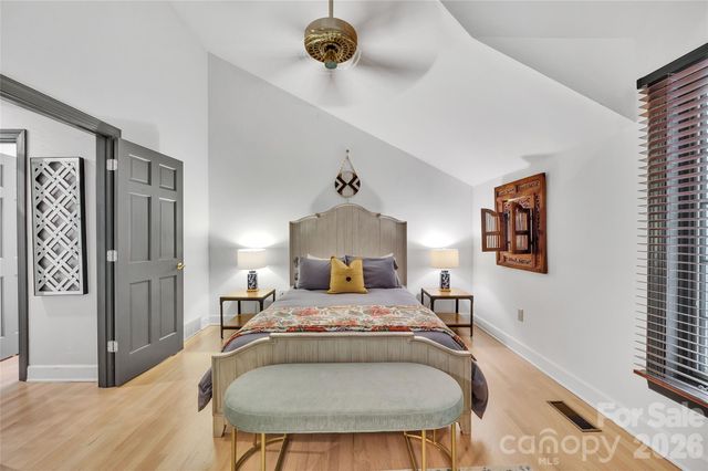 562 West Club Boulevard, Lake Toxaway, NC 28747