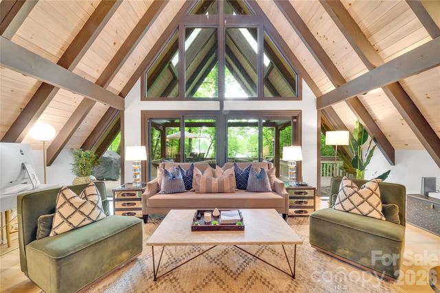 562 West Club Boulevard, Lake Toxaway, NC 28747