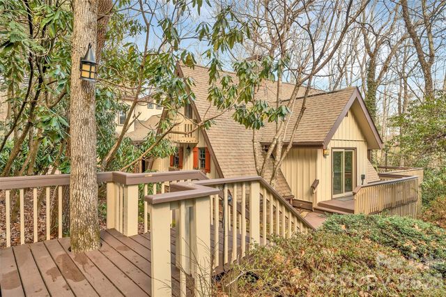 562 West Club Boulevard, Lake Toxaway, NC 28747