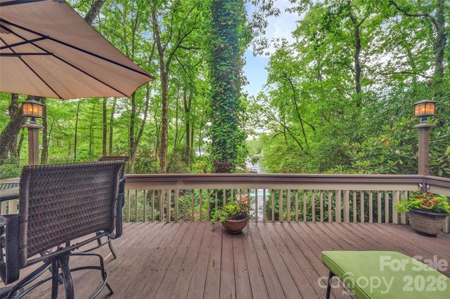 562 West Club Boulevard, Lake Toxaway, NC 28747