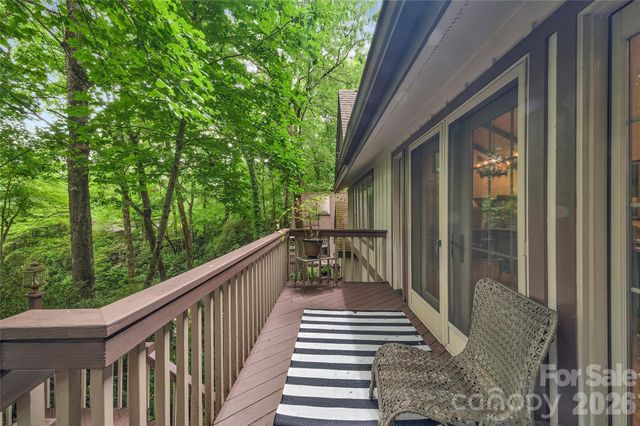 562 West Club Boulevard, Lake Toxaway, NC 28747