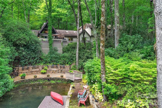 562 West Club Boulevard, Lake Toxaway, NC 28747