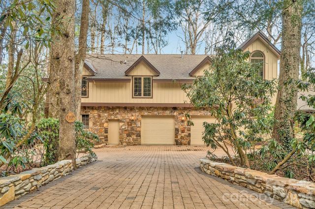 562 West Club Boulevard, Lake Toxaway, NC 28747