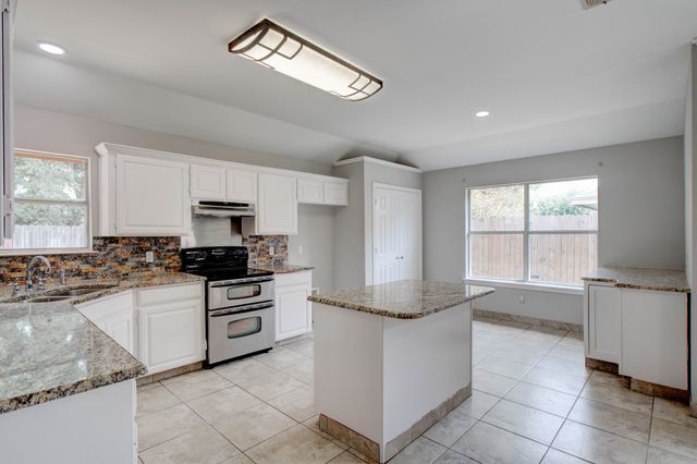 3912 Blue Pond Circle, Fort Worth, TX 76123