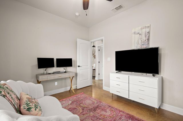 139 Way Station TRL, Smithville, TX 78957