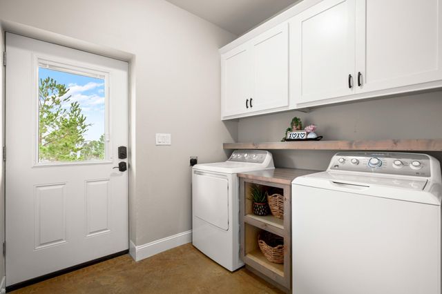 139 Way Station TRL, Smithville, TX 78957