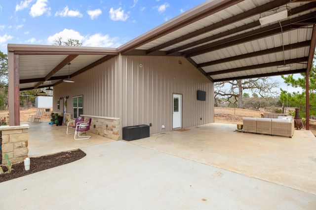 139 Way Station TRL, Smithville, TX 78957