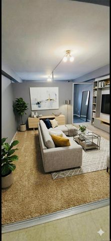 89-15 PARSONS Boulevard W6B, Jamaica Hills, NY 11432