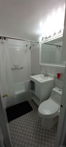 89-15 PARSONS Boulevard W6B, Jamaica Hills, NY 11432