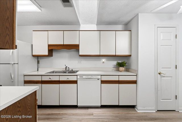 1306 Forest Park Rd, Louisville, KY 40223