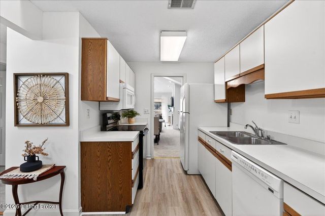 1306 Forest Park Rd, Louisville, KY 40223