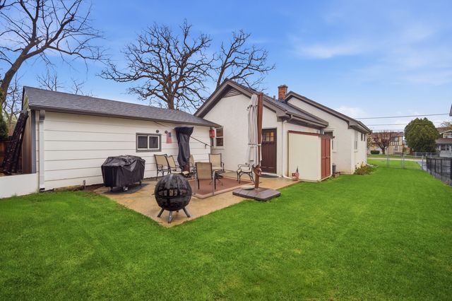 116 High Street, Highwood, IL 60040