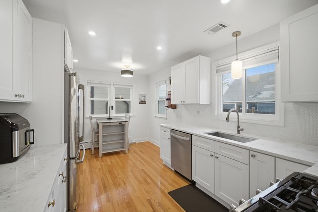 116 High Street, Highwood, IL 60040