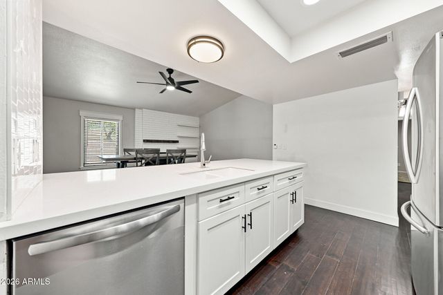 5028 E SHOMI Street, Phoenix, AZ 85044