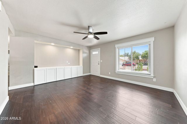 5028 E SHOMI Street, Phoenix, AZ 85044