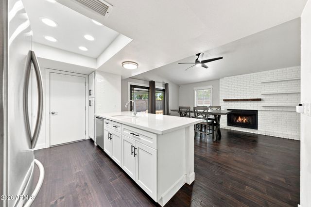 5028 E SHOMI Street, Phoenix, AZ 85044