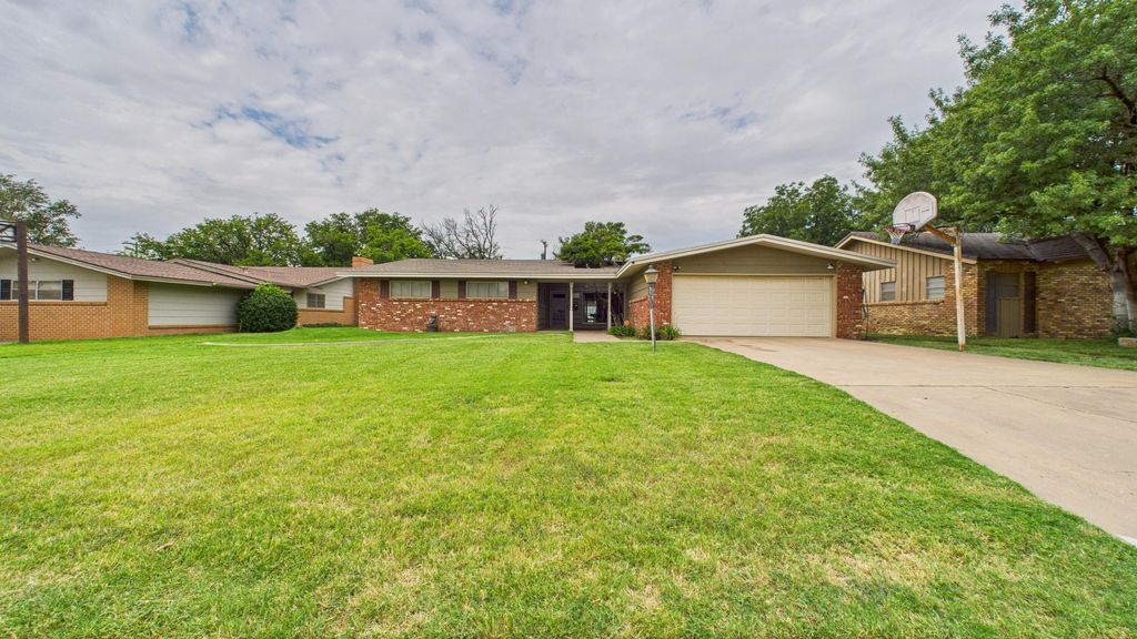 1107 Garland, Plainview, TX 79072
