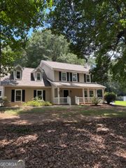150 Oak Shores Drive, Mcdonough, GA 30253