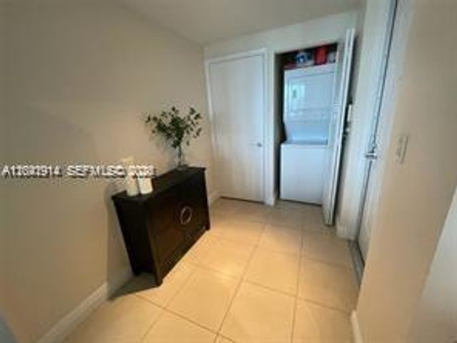 7280 SW 90th Street 506, Miami, FL 33156