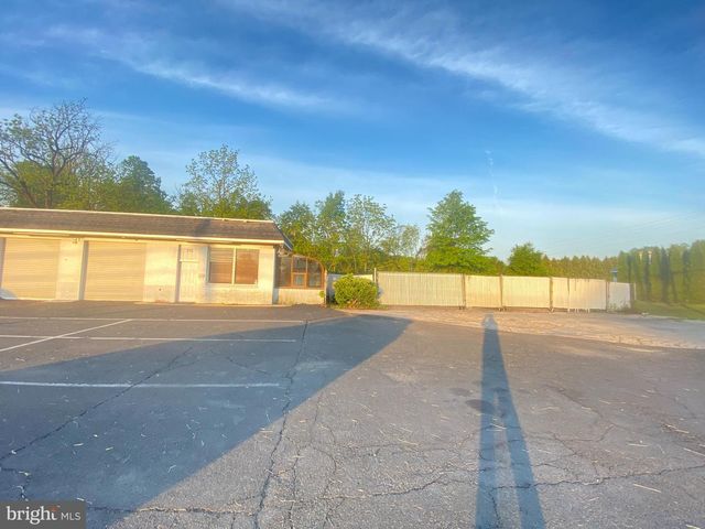 331 W COUNTY LINE RD, Hatboro, PA 19040