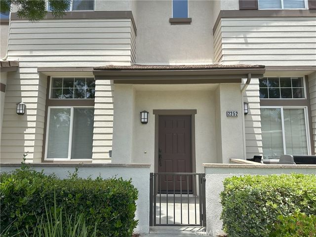 2252 Schlaepfer, Fullerton, CA 92833